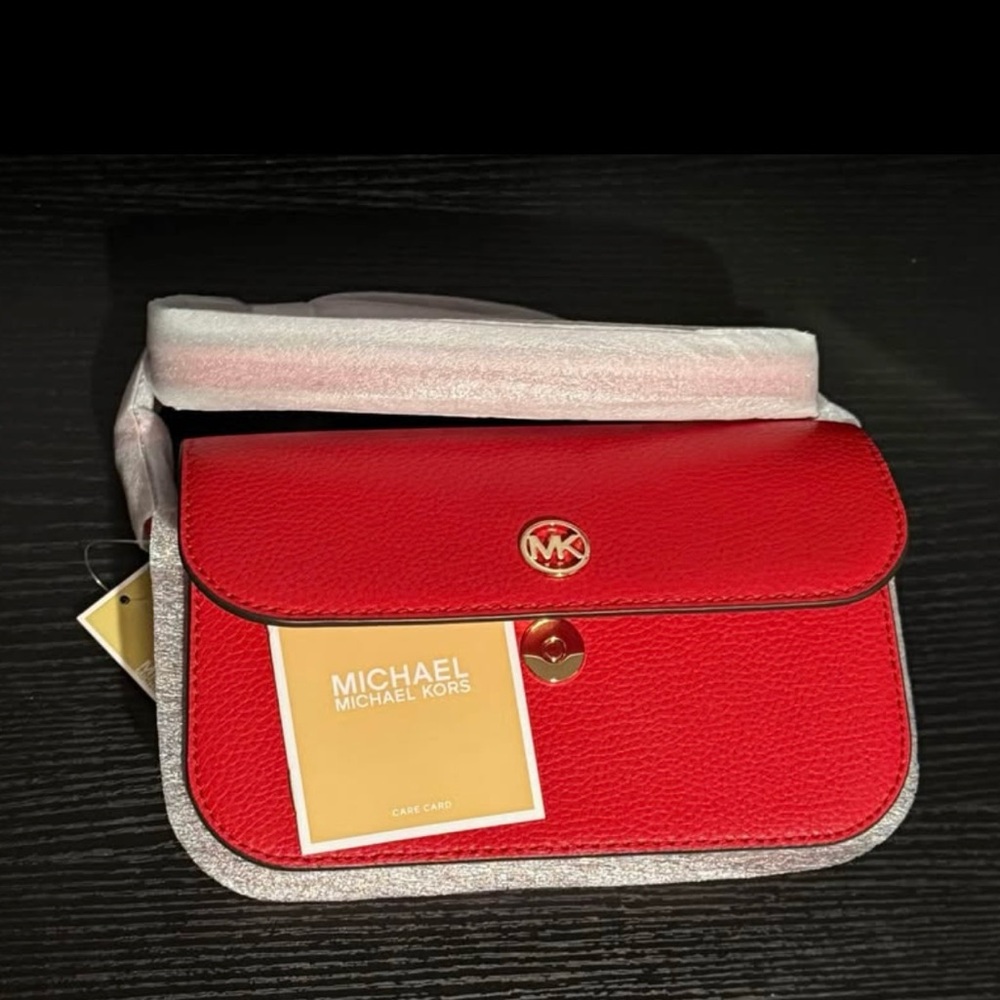 Michael Kors jet set travel bag